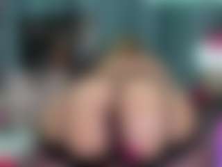 Live cam show with -R-A-R-E- - Blonde Hair on Camsoda