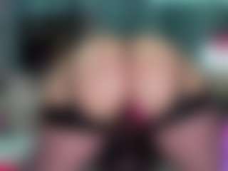 -R-A-R-E-'s Live Sex Cam Show