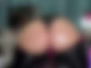 -R-A-R-E-'s Live Sex Cam Show
