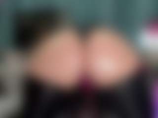 -R-A-R-E-'s Live Sex Cam Show