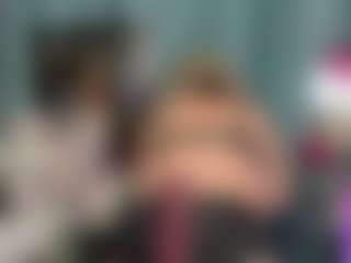 -R-A-R-E- MILF webcam performer live streaming
