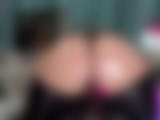 -R-A-R-E-'s Live Sex Cam Show