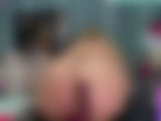 -R-A-R-E-'s Live Sex Cam Show