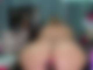 -R-A-R-E-'s Live Sex Cam Show