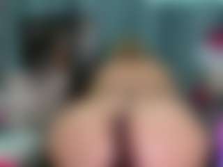 Live cam show with -R-A-R-E- - Public Mature on Milfs Live