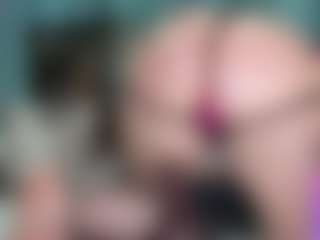 -R-A-R-E-'s Live Sex Cam Show