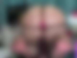 -R-A-R-E-'s Live Sex Cam Show