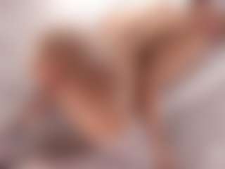 Live cam show with Dakota Blare - Shaved Pussy on CamwithHer