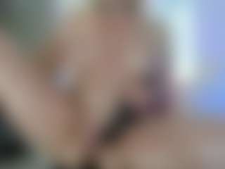Classy4uuuu's Live Sex Cam Show