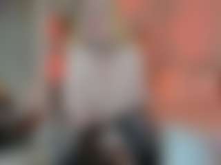Live cam show with Classy4uuuu - Gamer Mature on Livezox