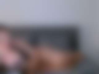 Live cam show with Sicily Deluxe - Small Tits on xblisslive.com