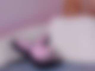 Live cam show with AwwElla - Big Tits on AdultVida.com