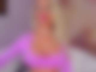 Live cam show with AwwElla - HD Teen (18+) on Gym Cam Girls