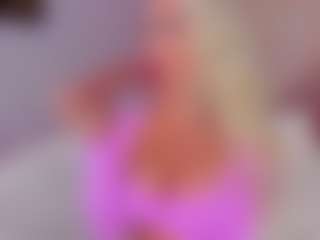 Live cam show with AwwElla - Body on Fling VIP Chat