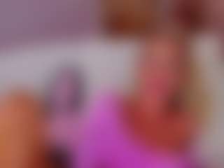Live cam show with AwwElla - Worship on Lustler