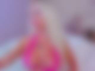 Live cam show with AwwElla - Dildo on Camiplay Live