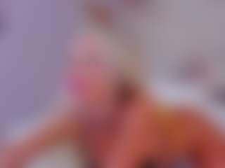 Live cam show with AwwElla - Arab Young Adult on livesuperchat.net