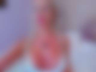 Live cam show with AwwElla - Petite Toys on livesuperchat.net