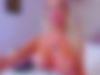 Live cam show with AwwElla - Blonde Hair on SinfulBabes