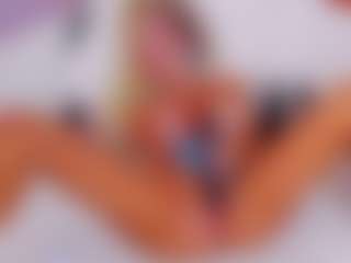 Live cam show with AwwElla - HD Teen (18+) on Camiplay Live