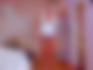 Live cam show with AwwElla - Toys on Camming Site