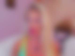 Live cam show with AwwElla - Blonde Hair Petite on Camsoda