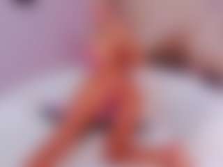 Live cam show with AwwElla - Flashing on googirlz