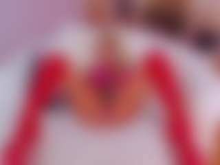 Live cam show with AwwElla - Blonde Hair Shaved Pussy on studioflirtlive.com