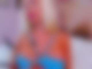 Live cam show with AwwElla - Blonde Hair Petite on Camsoda