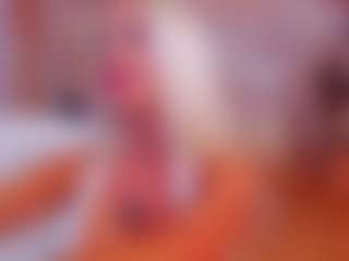 Live cam show with AwwElla - Deepthroat on Camsoda