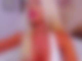 Live cam show with AwwElla - Deepthroat on Camsoda
