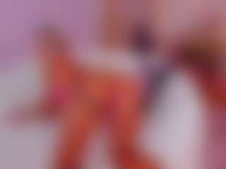 Live cam show with AwwElla - Bikini on Camsoda