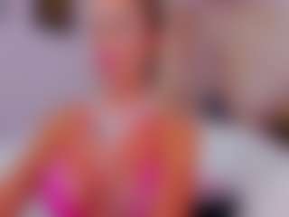 Live cam show with AwwElla - Petite on Camsoda