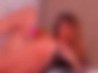 Live cam show with kikievega - Pornstar Amateur on Dolls Live