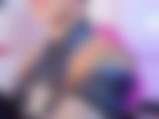 Live cam show with CAROLINA - Shaved Pussy on CamwithHer