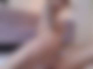 Live cam show with Lenna - Petite on SquirtSoMuch