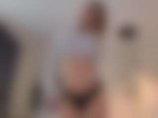 Live cam show with Lenna - Sexwebcam Brown Hair on Fling VIP Chat