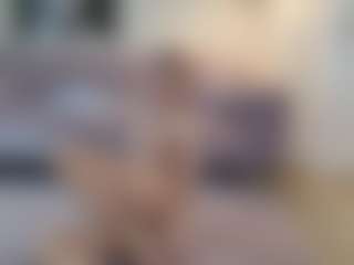 Live cam show with Lenna - Petite on Camming Site