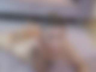 Live cam show with Lenna - Fingers on CamClone