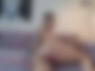 Live cam show with Lenna - Tease on TeamSkeetLive