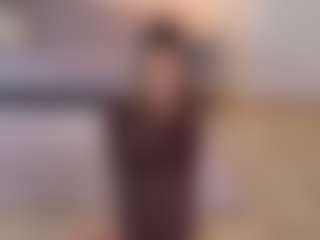 Live cam show with Lenna - Brown Hair Petite on Camsoda