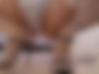 Live cam show with Lenna - Brown Hair Petite on Camsoda