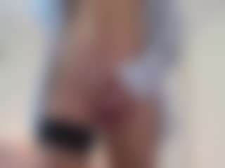Lenna's Live Sex Cam Show