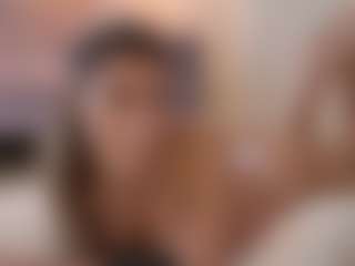 Live cam show with Lenna - Big Ass on Lustler
