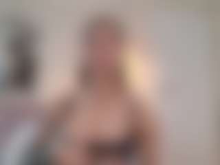 Live cam show with Lenna - Big Tits on SxyPornLive