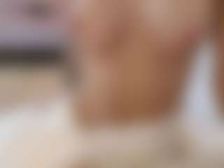 Live cam show with Lenna - Brown Hair Petite on Camsoda