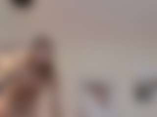 Live cam show with Lenna - Brown Hair Petite on Camsoda