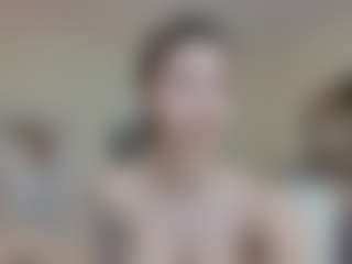 Live cam show with Lenna - Shaved Pussy Brown Hair on Camming Site