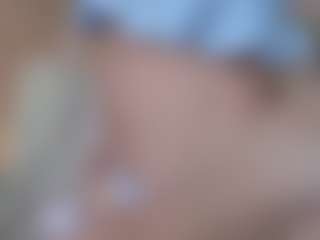 Live cam show with Lenna - Skinny on Dare Cams