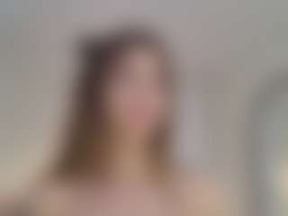 Spettacolo in cam dal vivo con Lenna - Tease Brown Hair su Camsoda